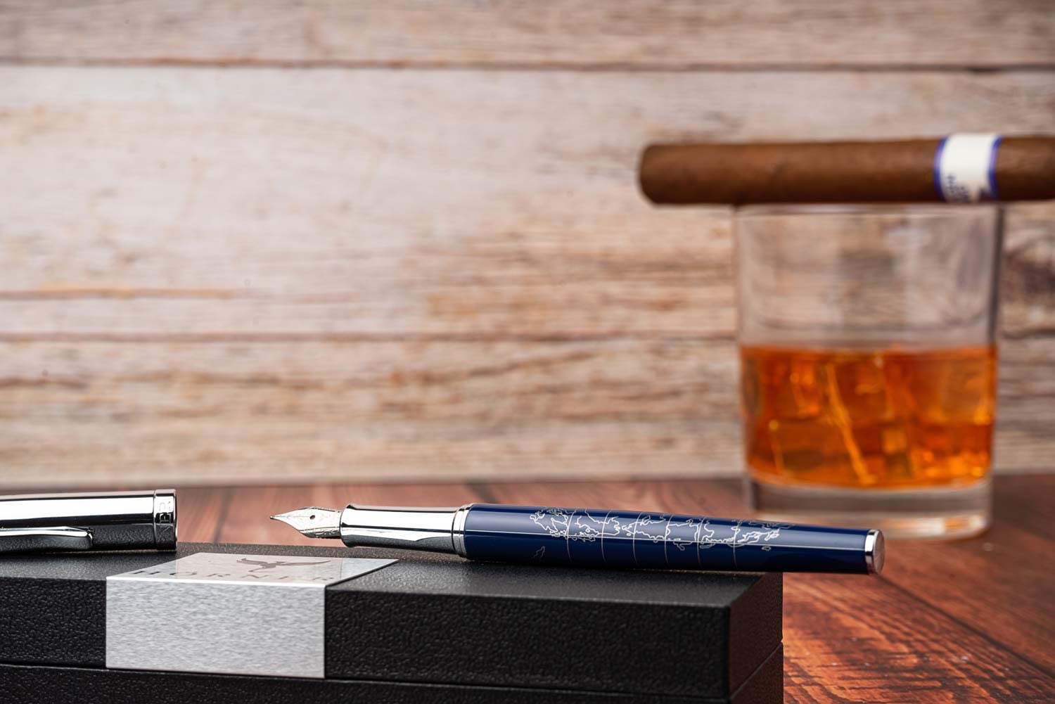 Hörner TERRA- Hochwertiger Füllfederhalter Blau mit Gravur I Premium Geschenkbox I Tinte in Schwarz I Luxus Design I Edel Feder Made in Germany I Attraktiver Stift für Herren und Damen