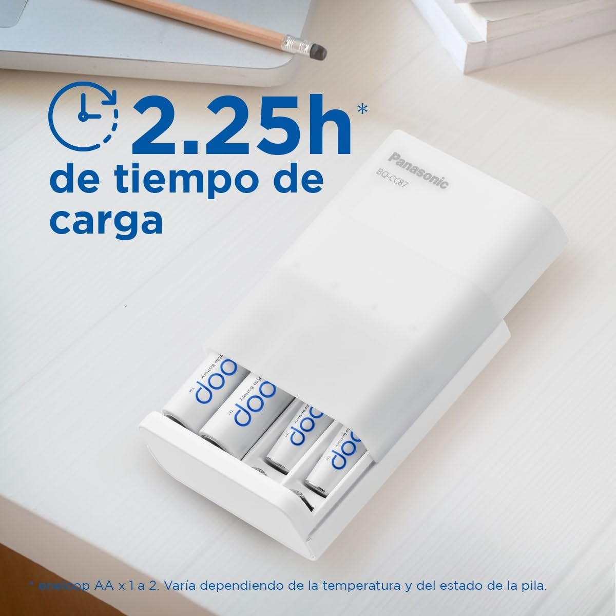 eneloop SmartPlus Travel Cargador USB, para 1-4 Pilas Recargables AA/AAA, 2.25h de Tiempo de Carga, 10 Funciones de Seguridad, 4 Pilas eneloop AA (2000 mAh) Incluidas