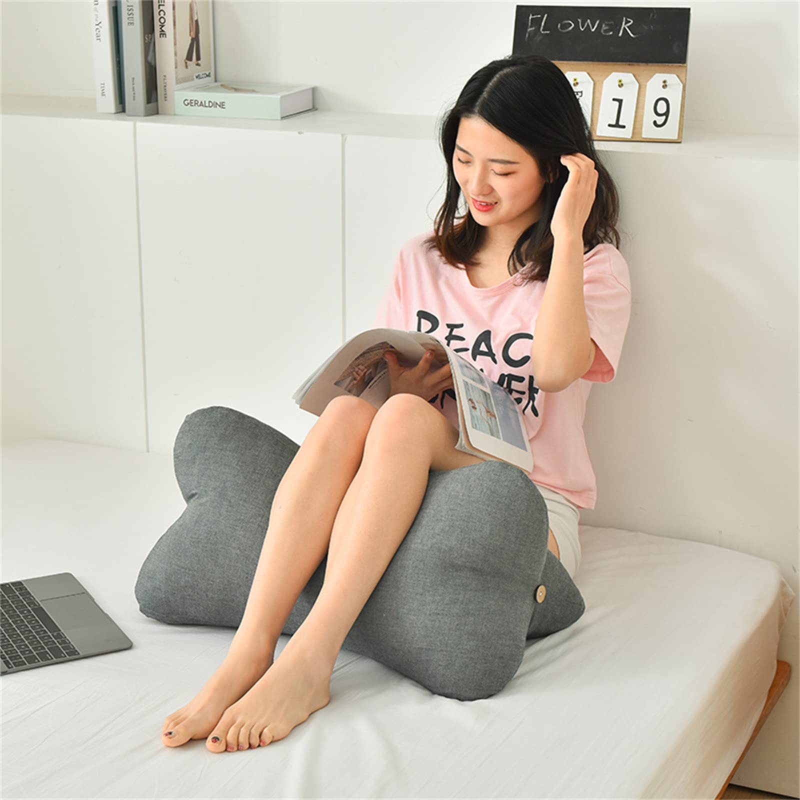 Amazon｜クッション うつ伏せ 腰枕 低反発腰枕 腰楽 反り腰 三角