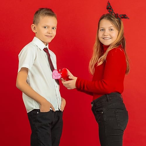 Miniatura 4 de UMEELR Paquete de 28 juguetes esponjosos de San Valentín en corazones con tarjetas, lindos mochi aprietan regalos para el día de San Valentín,