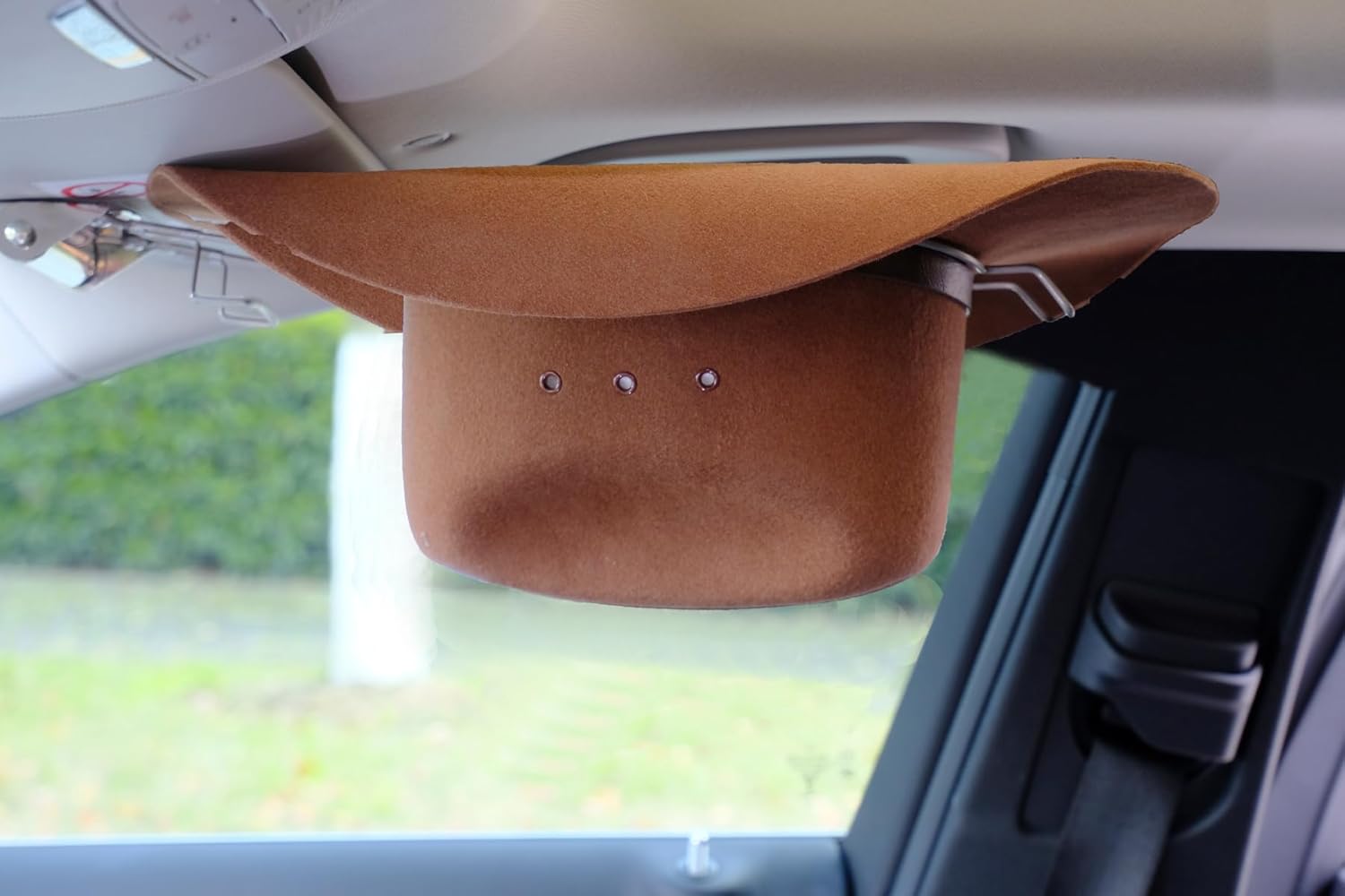 Car Visor Hat Holder for Cowboy Hats & Baseball Caps – Universal Sun Visor Hat Rack Organizer – Heavy-Duty Iron Mount Fits Cars, Trucks, SUV, Pickups – No Drilling, Space-Saving Design