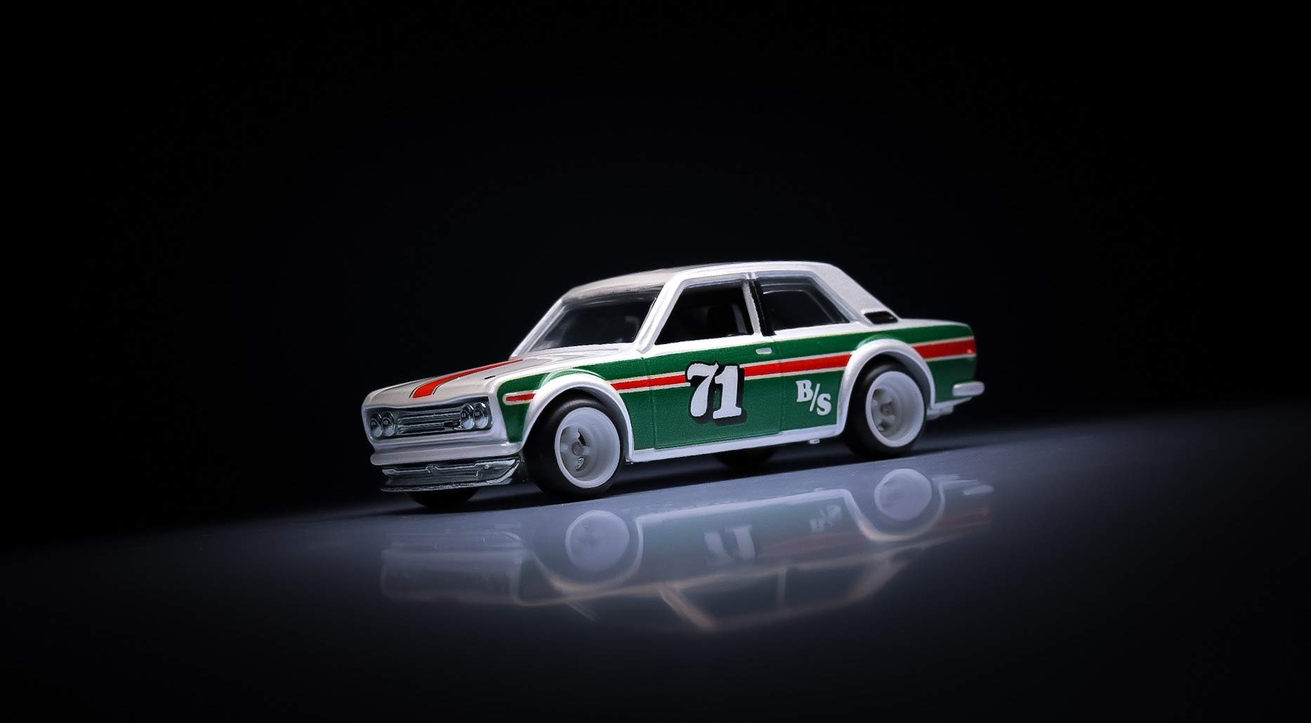 Hot Wheels Multicolor 71 Datsun 510 Door Slammer Exclusive Toy Car