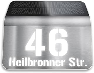 Metzler Hausnummer mit Straßennamen beleuchtet Solar aus V2A Edelstahl - Hausnummernschild mit LED Beleuchtung mit Dämmerungsschalter aussen - beleuchtete Hausnummer Personalisierbar - 22,7 x 24,2 cm