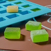 Vista 2 de Truffly Made Petit Cube 80 Molde de silicona para caramelos para trufas de chocolate, gelatinas, dulces y comestibles
