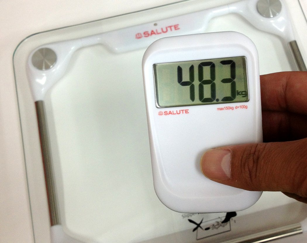 Amazon | Hashy SALUTE(サルート) ワイヤレス体重計 (WH) BH-2581