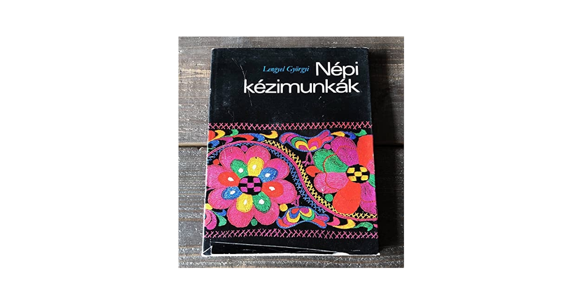 Amazon | ハンガリー刺繍本クロスステッチ/図案1978年