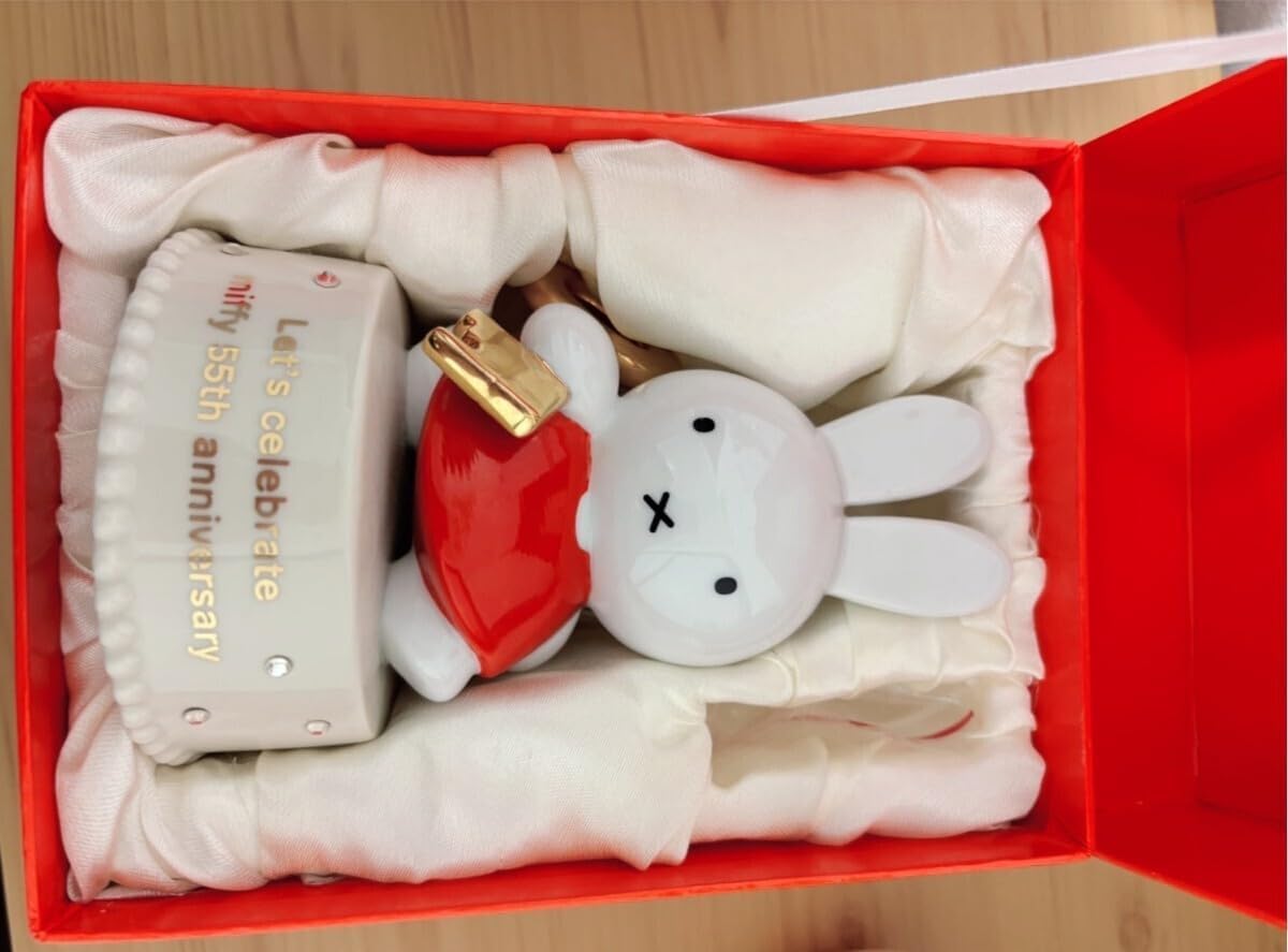 ルーシー アトウェル 