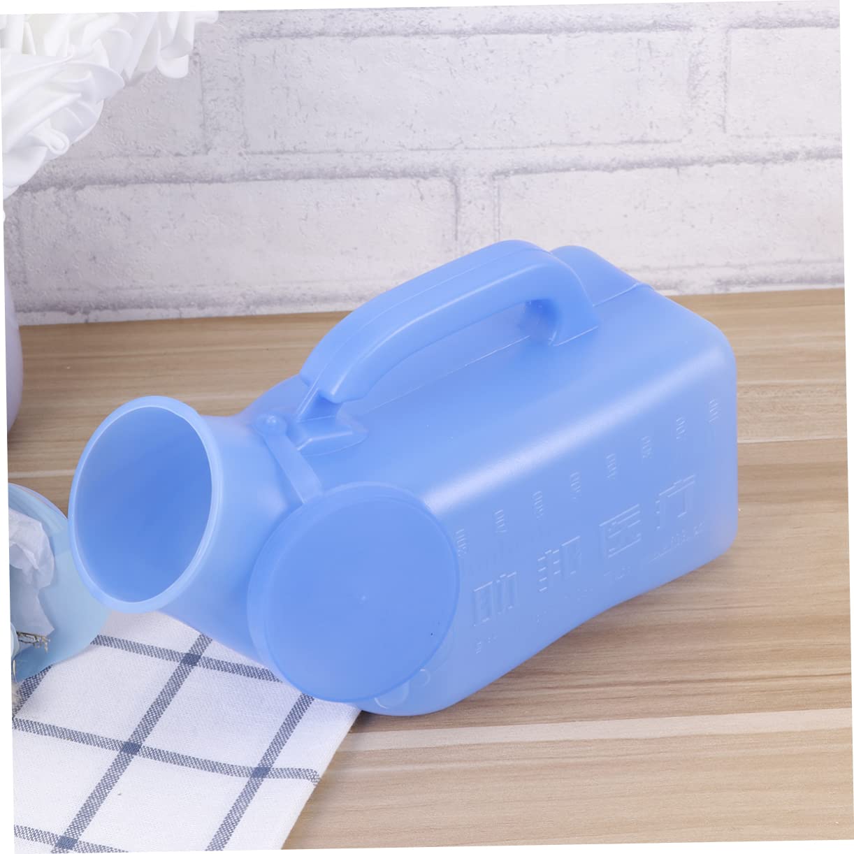 Hemoton 2Pcs Portable Cartoon Travel Urinal for Leak Car Toilet Pee Bottle Easy Clean Design for Camping and Road Trips Blue