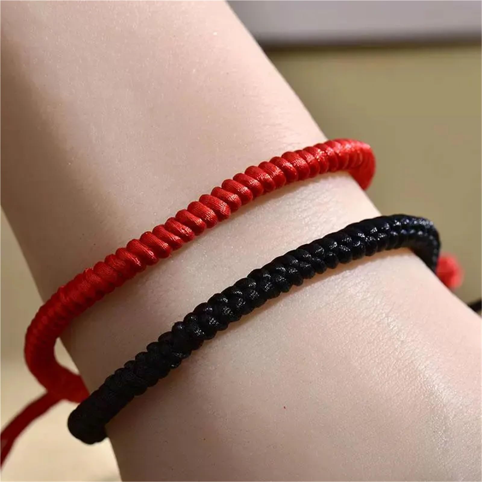 Geflochtenes Seilarmband Handgefertigtes tibetisch-buddhistisches Glücksarmband, rotes Seil, farblich passende Armbänder