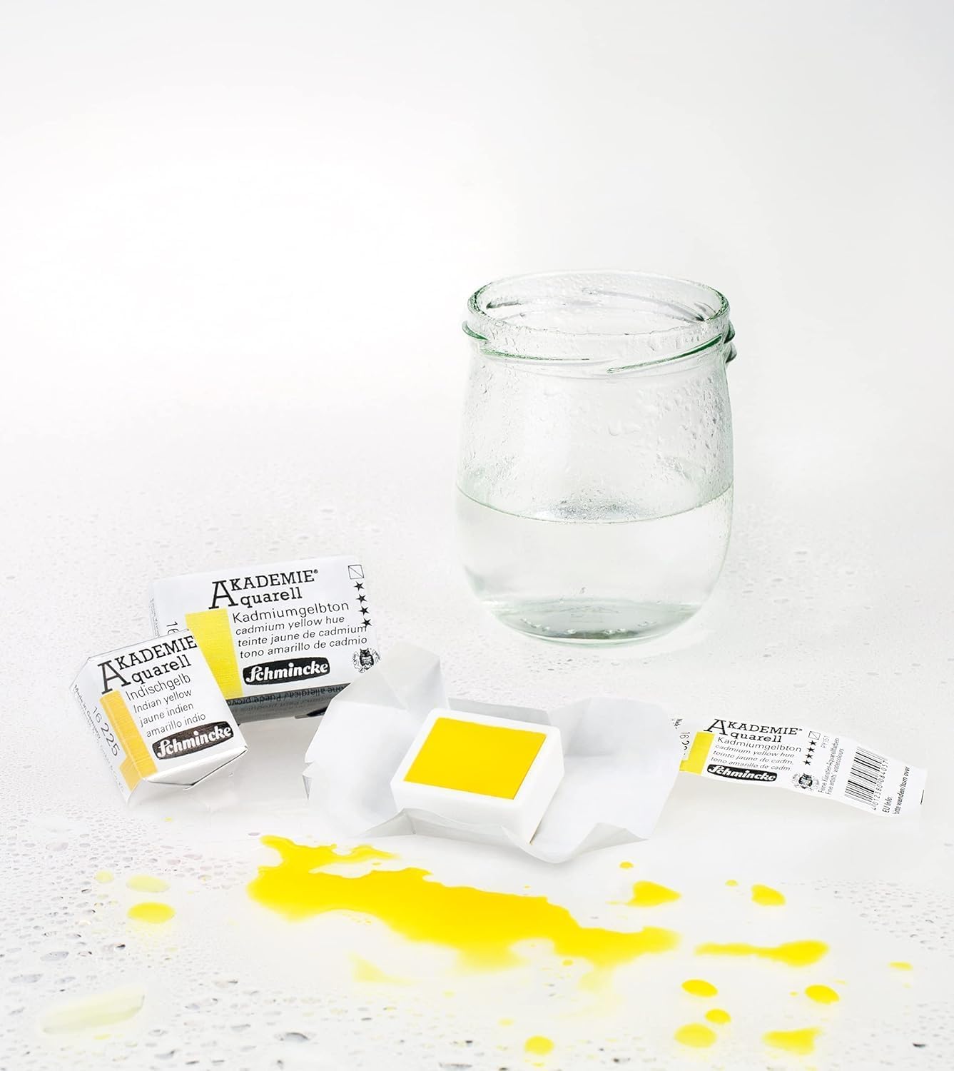 Schmincke Akademie Aquarellfarben 12 ganze Näpfchen im Metallkasten mit Synthetics Pinsel Reise
