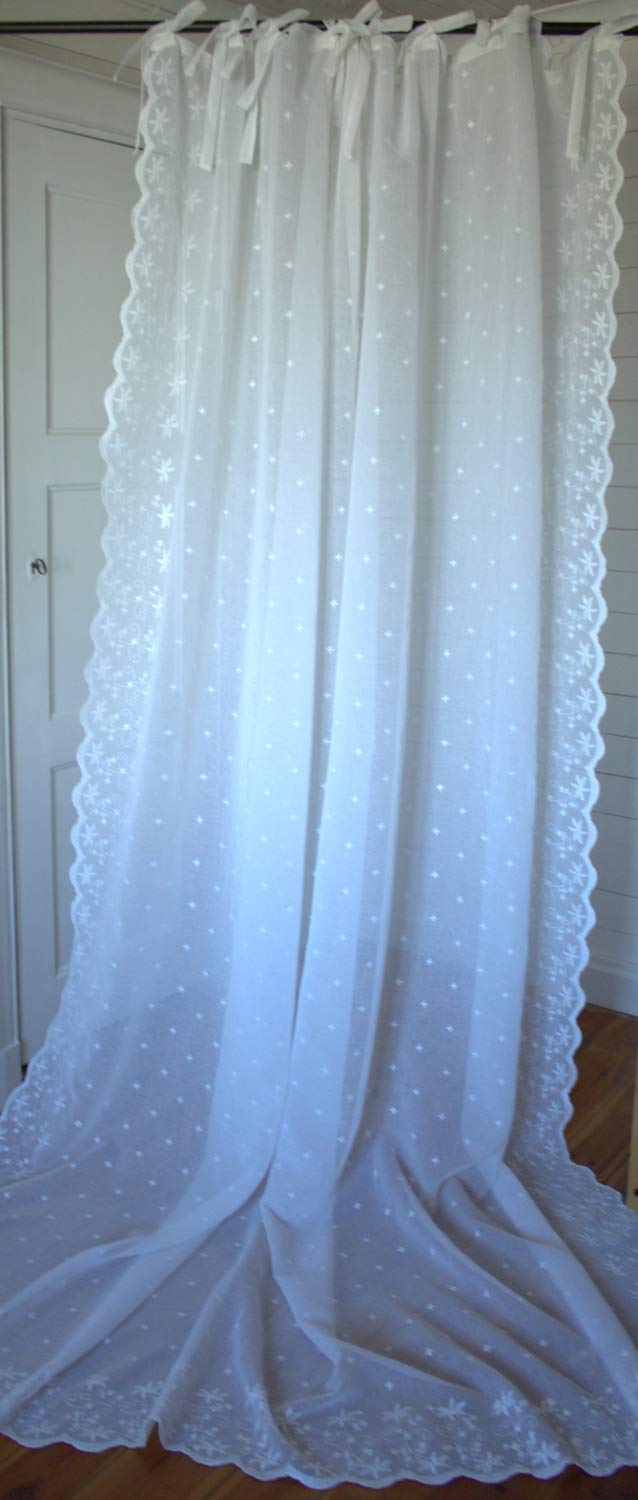 Gardinenschal Kaya WEIß Bestickt 130x250 cm – Romantischer Landhaus-Vorhang mit Bändern, Shabby Chic Store & Dekoschal, feine Spitze für Wohnzimmer & Schlafzimmer, 1 Stück