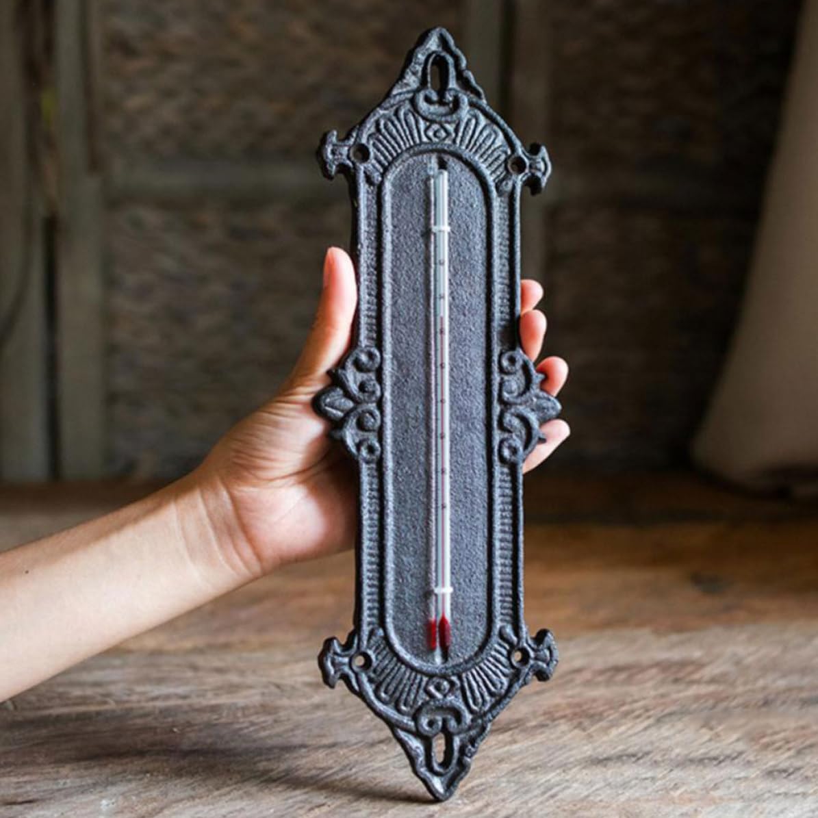 MAGICLULU Wandmontiertes Thermometer aus Schwarzem Eisen mit Multifunktionalem Design Klassisches Gewächshaus Temperaturmessgerät für Innenräume und Garten