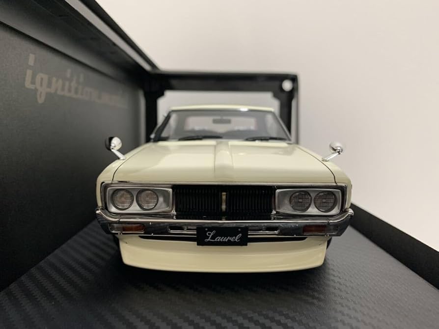 イグニッションモデル　日産　ローレル　1/18 2000SGX C130 イグニッションモデル 1/18 日産 ローレル 2000SGX (C130