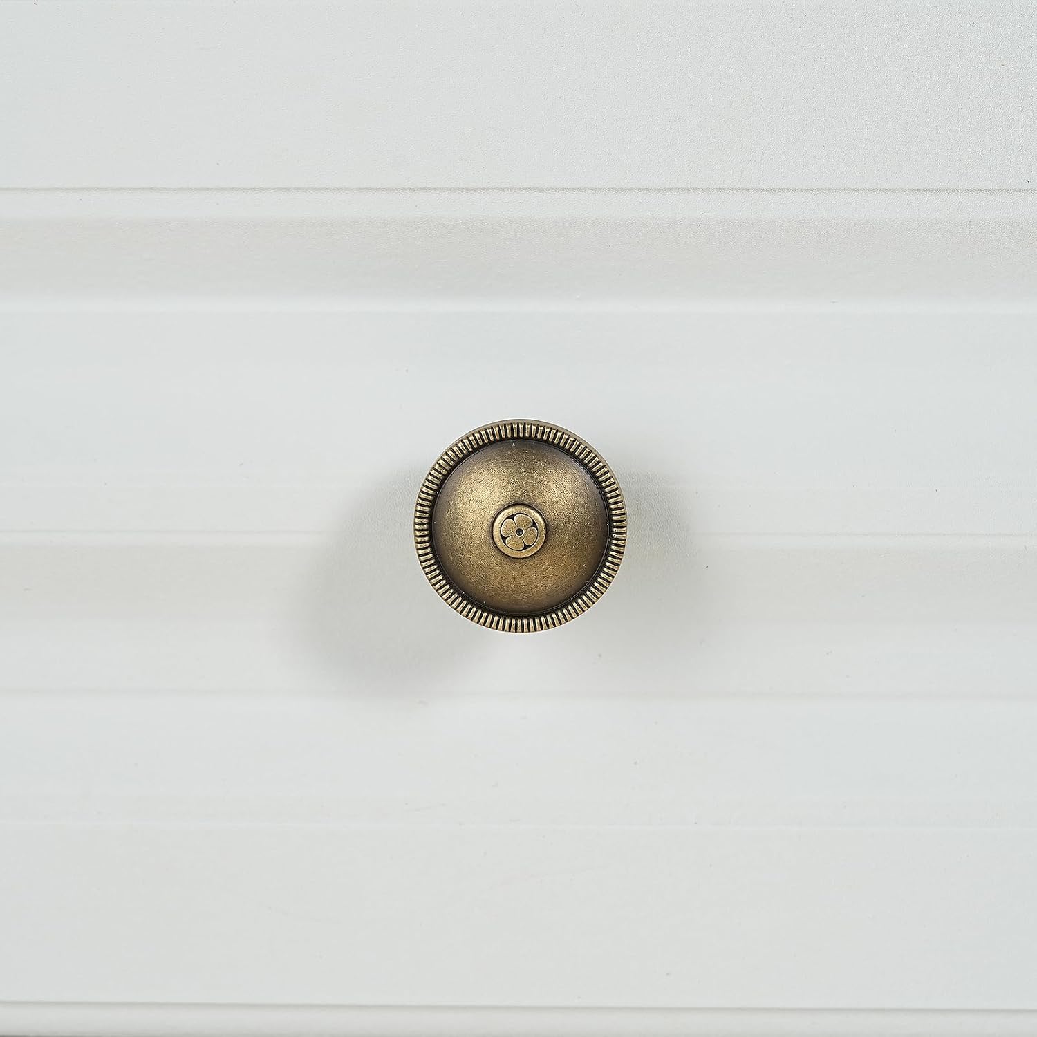 10 Pack Solid Brass Cabinet Knobs, Four-Leaf Clover Drawer Knobs, Brushed Antique Brass Cabinet Knobs for Kitchen, Bathroom, and Furniture