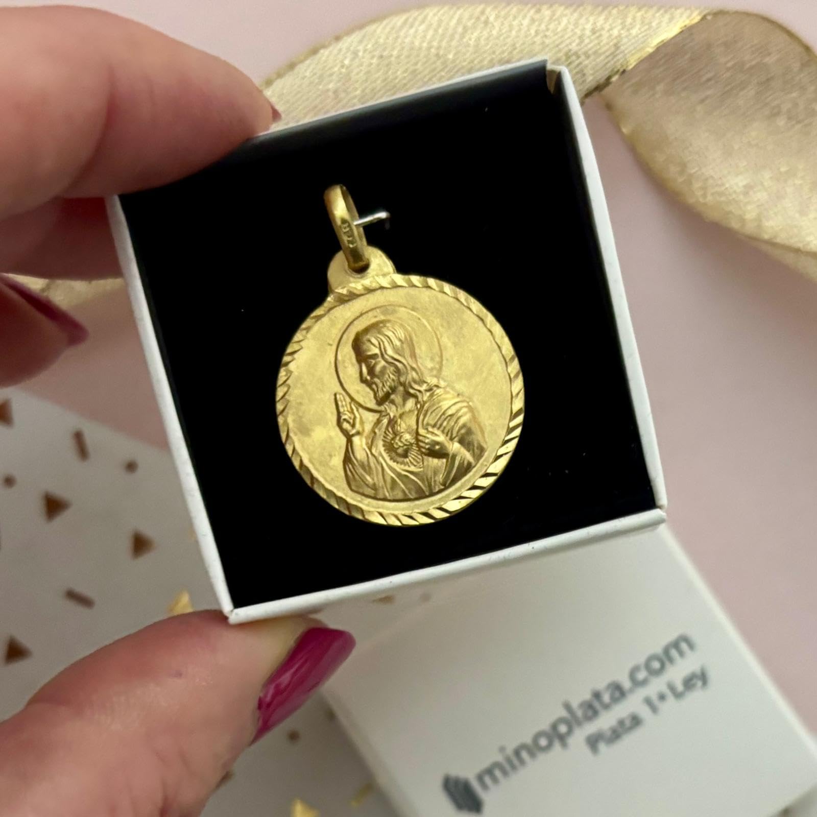Medalla Escapulario Virgen del Carmen y Sagrado Corazón de Jesús, Plata de Ley 925 Bañada en Oro, Doble Cara con Borde Tallado, 22mm