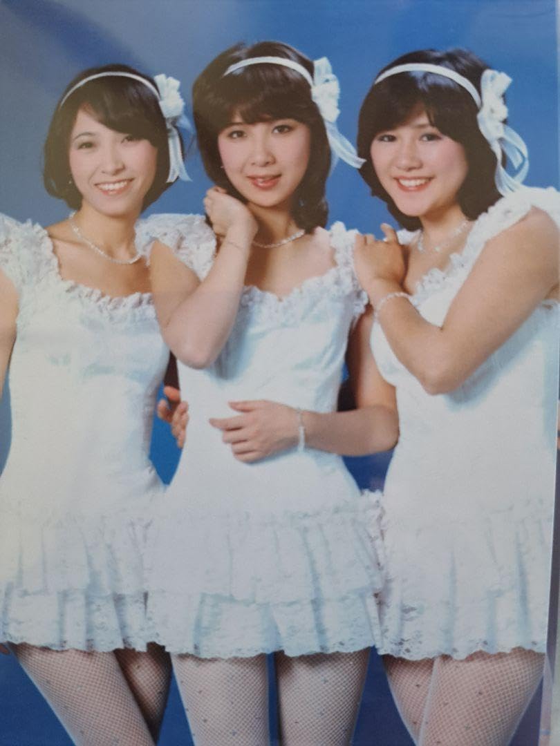 キャンディーズ　モノクロアイドル 写真 8枚セット 8✕12、12.2✕16.4 アイドルSEXY列伝】キャンディーズ 奇跡の3人を超えるアイドルは