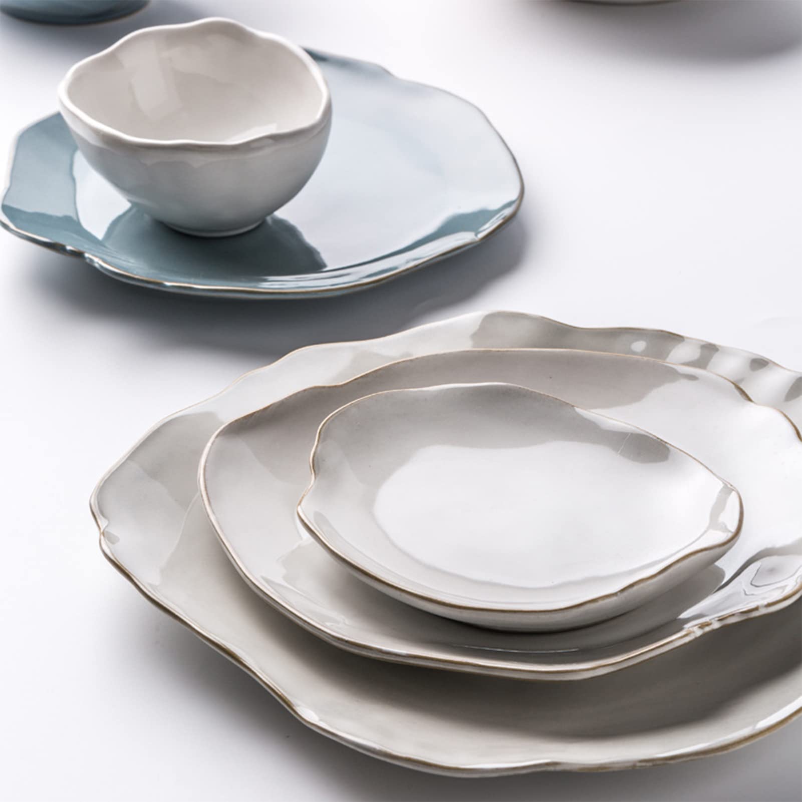 25-częściowy porcelanowy zestaw obiadowy z talerzem płaskim, talerz deserowy, talerz do zupy, miska, zestaw filiżanek i spodków, kompletny zestaw naczyń dla 4 osób
