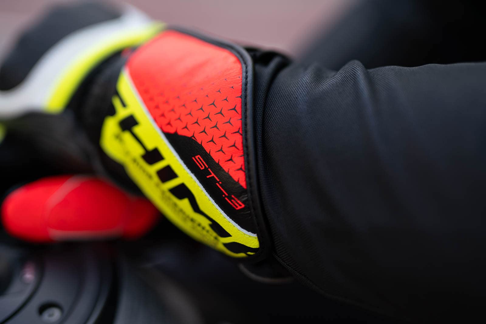 SHIMA St-3 Gants Moto Homme | Gants Touchscreen, D'été, Sport et Cuir avec Protecteur de Jointure en Carbone, Glissières Mains et Doigts, Paume Renforcée (Blanc/Rouge, 3XL)