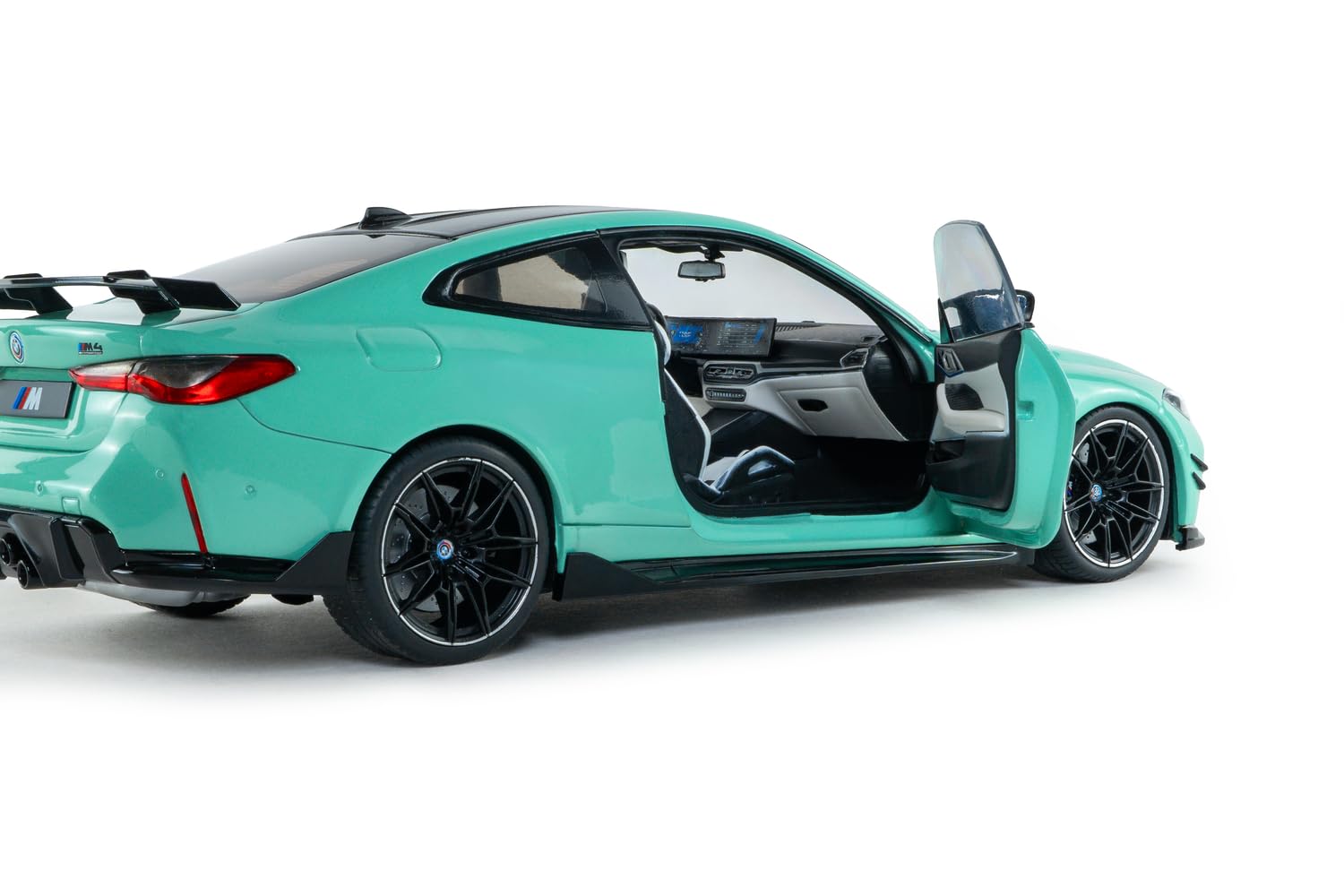 Solido BMW M4 STREETFIGHTERS 2025 – Diecast Modelo de Coche con Piezas de Rendimiento, Coche Deportivo Agresivo Tuning, Miniatura Detallada, Turquesa, 1:18