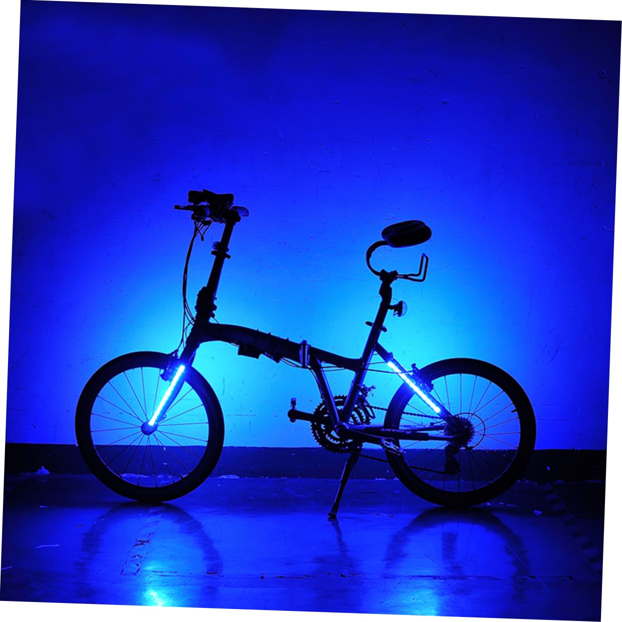 Sosoport Lot de 3 Feux de Vélo à 5 8 LED : 5 Couleurs 8 Modes Installation Facile Éclairage de Coffre de Vélo Feux de Jour Feu de Hayon