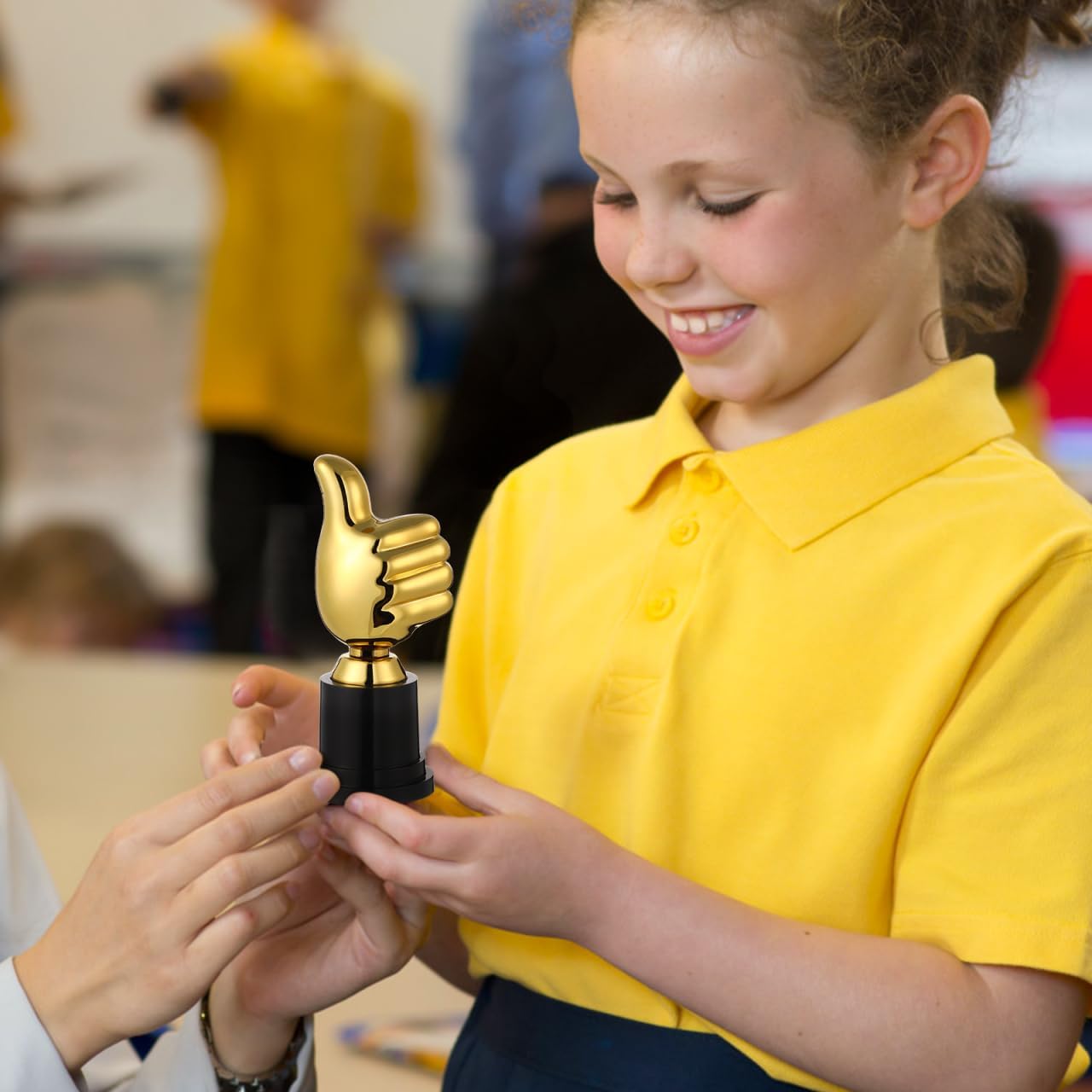 NUOBESTY Soccer Trophy Awards – Plastic Thumb Up Trophies for Classroom Rewards, Game Prizes, Football Party Decorations, Kindergarten Graduation Gifts