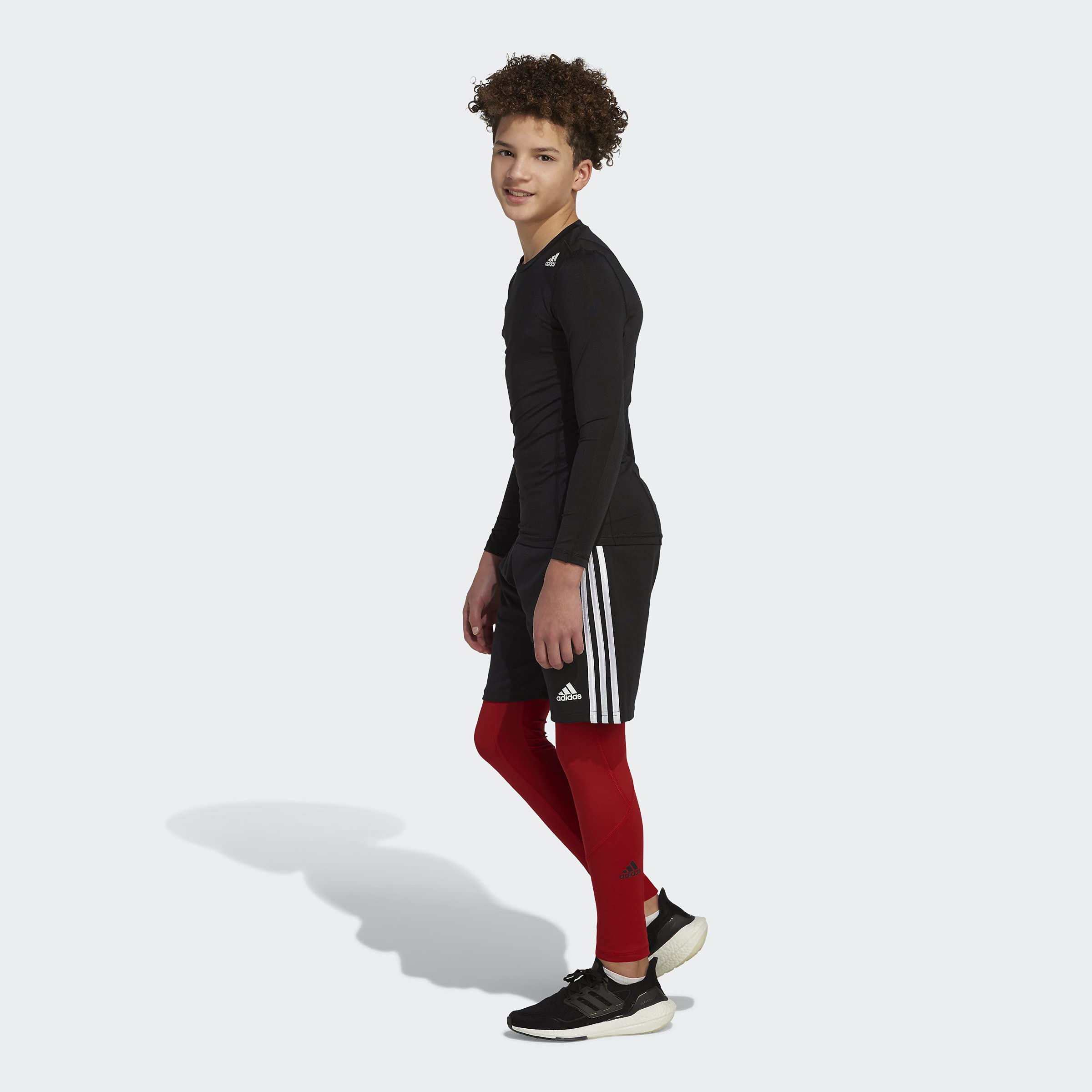 adidas Klassische Shorts mit elastischem Bund mit 3 Streifen