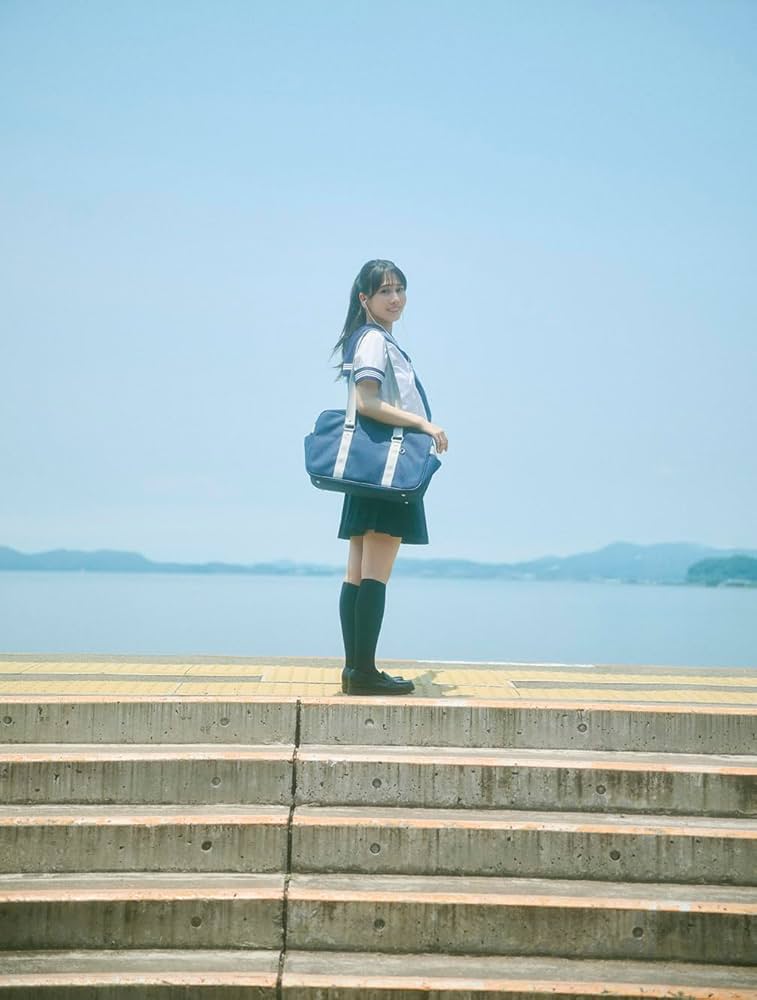 Amazon.co.jp 限定】野中ここな 1st写真集 うたかた 特典：ブロマイド1