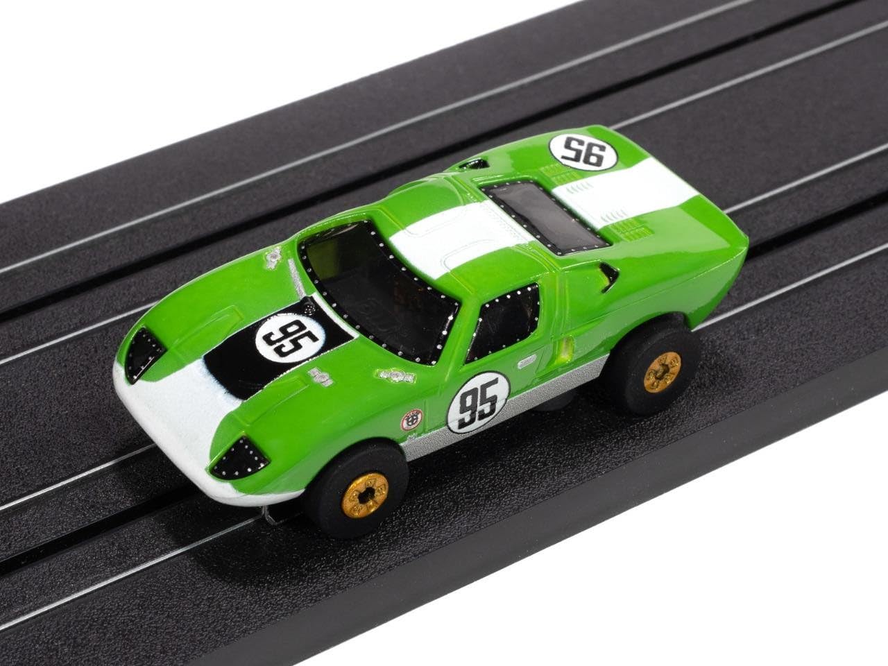 Amazon.com: Auto World SC415 Thunderjet 1966 Ford GT40 (Green