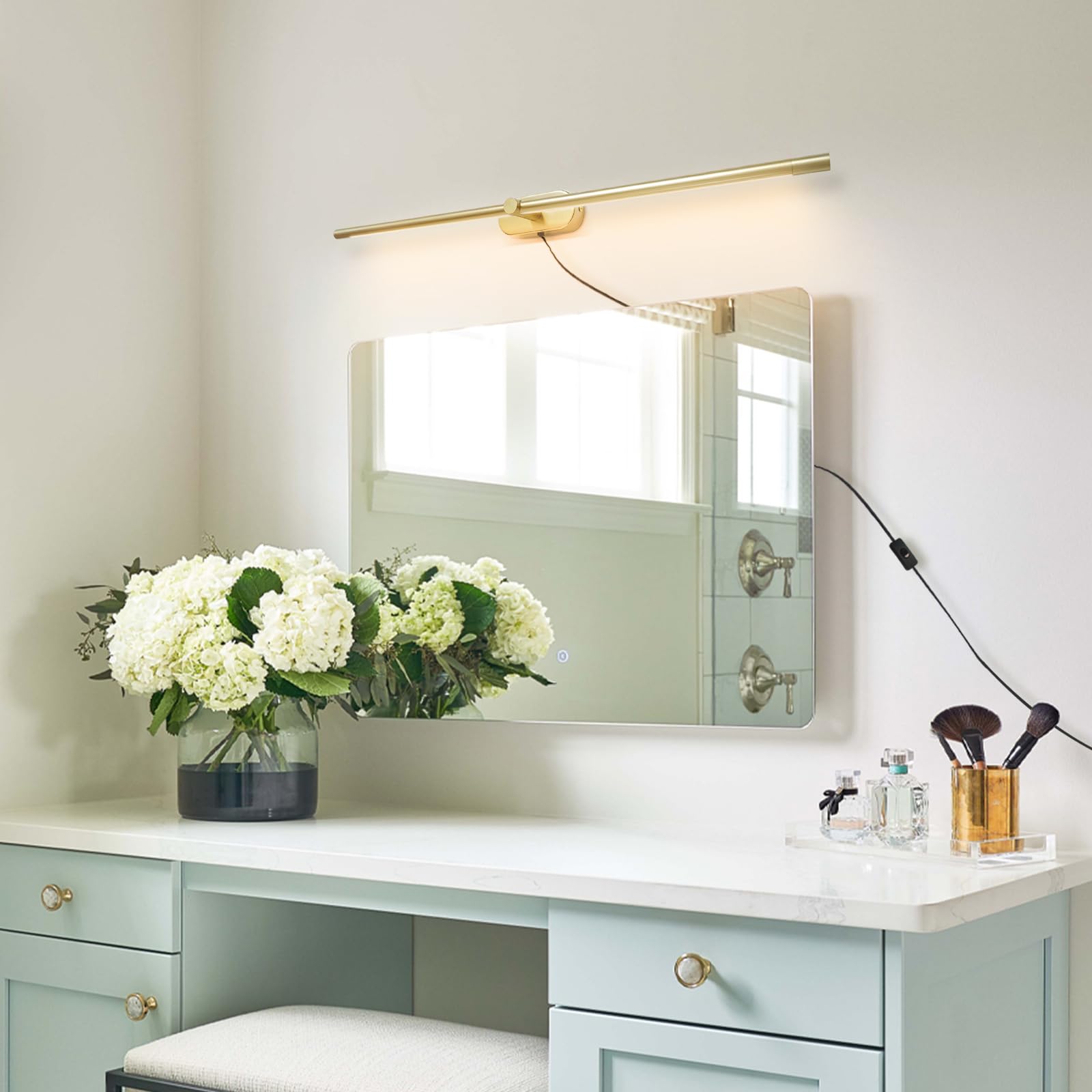 Lampada frontale a specchio a LED con spina, luce lineare per bagno, lampada da specchio per il trucco dorata, lampada da parete minimalista a striscia lunga con interruttore on/off