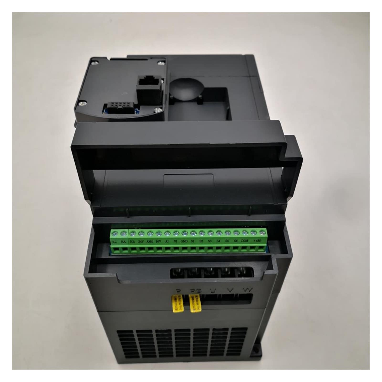 Azionamento a frequenza variabile, 5. 5kw. Inverter a trazione a frequenza variabile Adatto for motore a velocità di velocità trifase VFD. Inverter per il controllo della velocità del motore mandrin