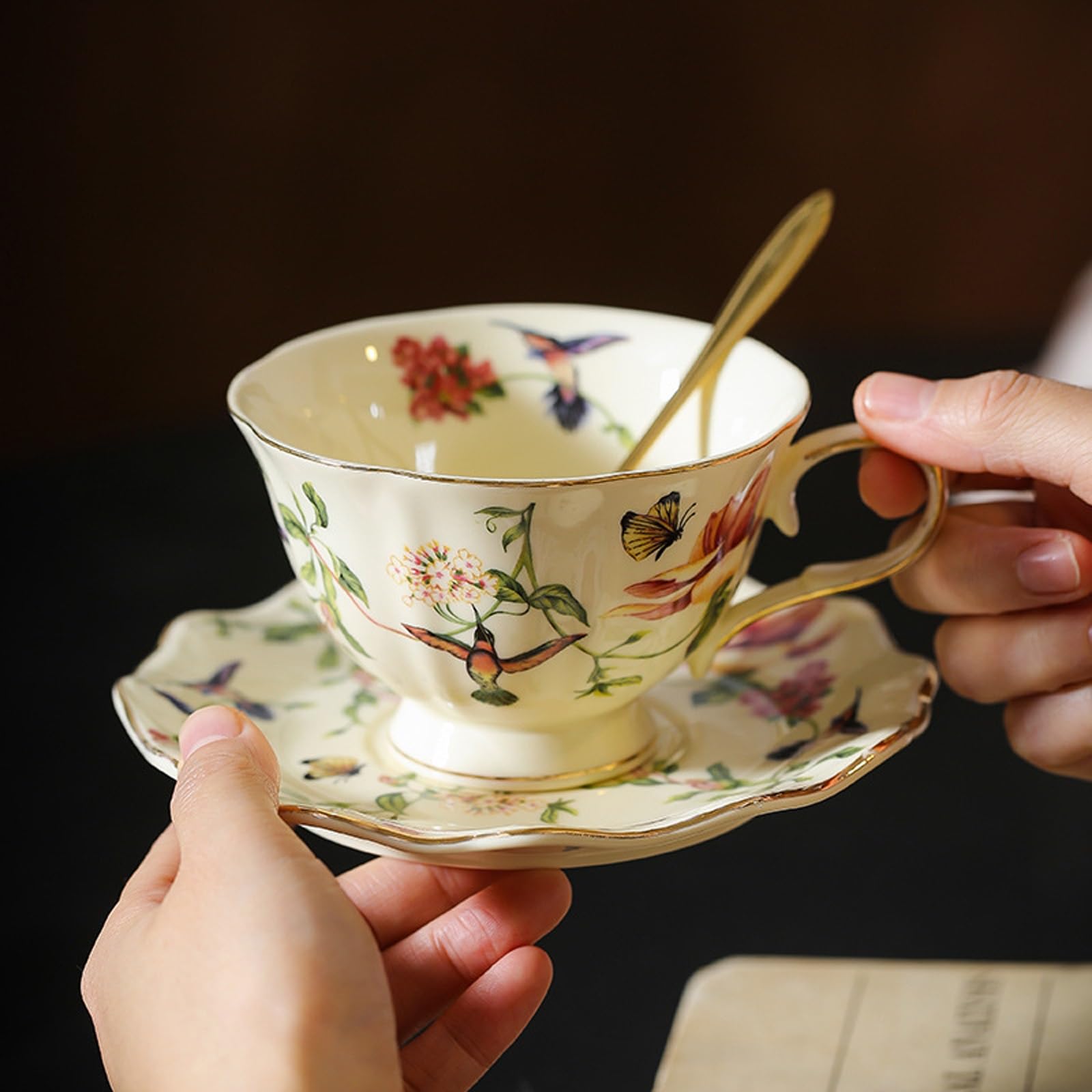 Porcelanowa filiżanka do espresso ze spodkiem | Kwiatowy wzór: czas na espresso i herbatę
