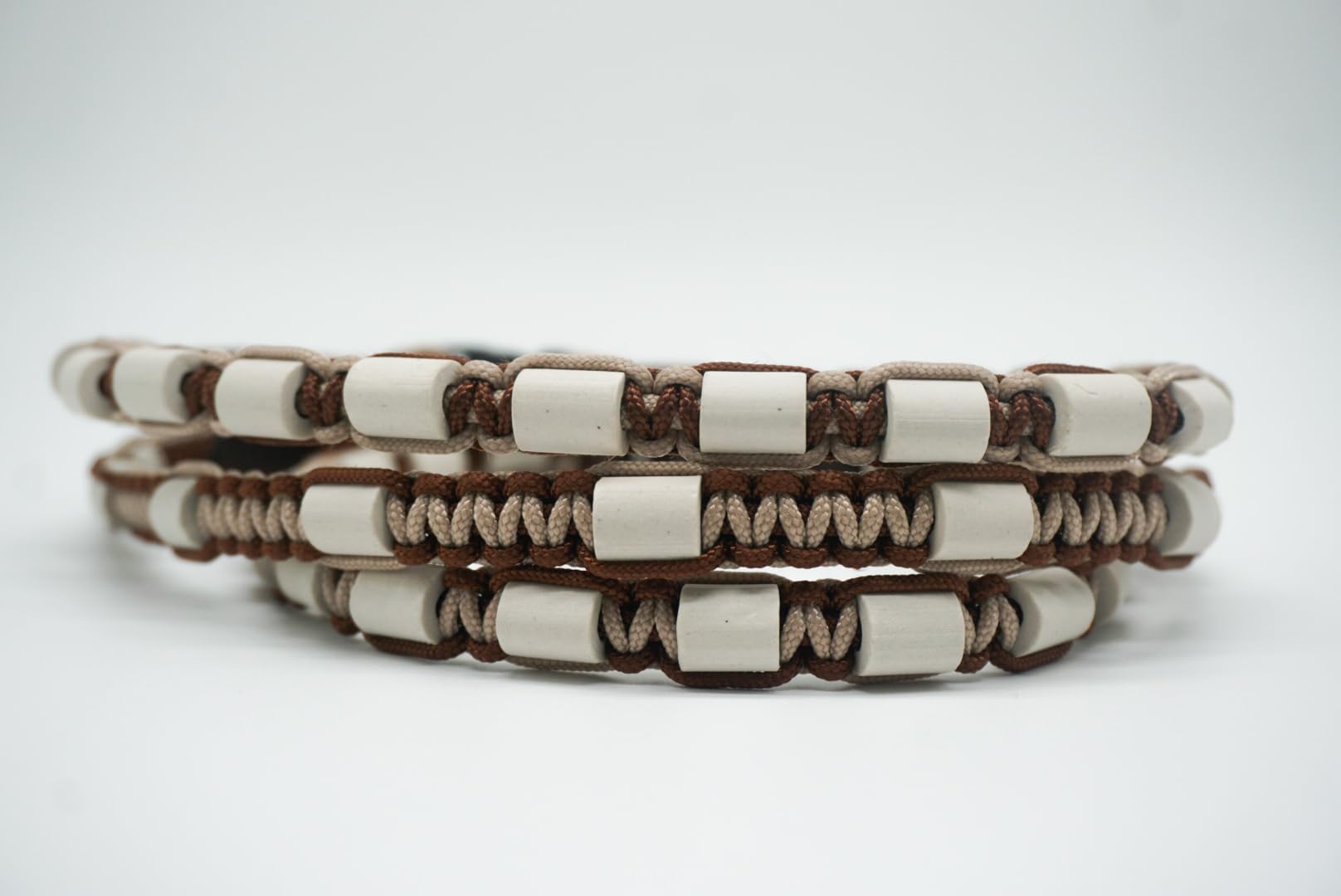 EM-Keramik Halsband für Hunde – Personalisierte Maßanfertigung – Individuelle Designs – Handgefertigt in Deutschland – Fragen an info@pfoten-bro.de