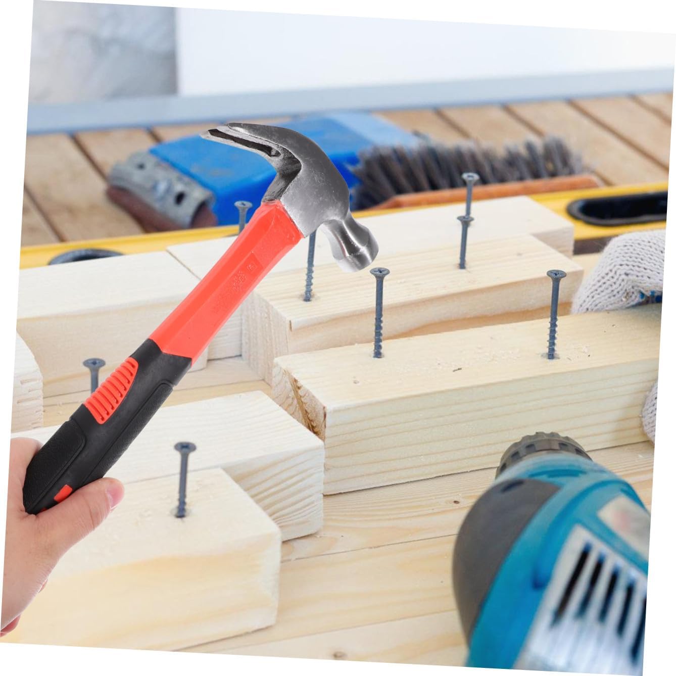 Insulated Claw Hammer with Non-slip Handle Multifunctional Nail Pulling Hammer for Construction and Furniture Assembly Style