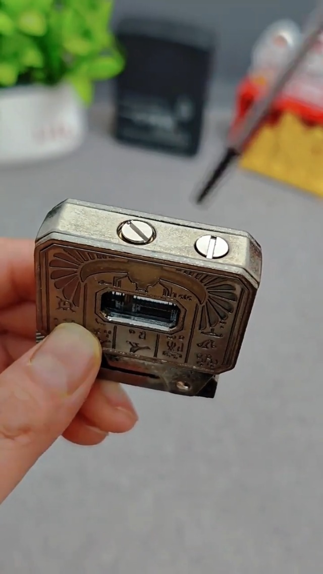 Encendedor Vintage Metal con Diseño Egipcio Acient Silver miniatura 7