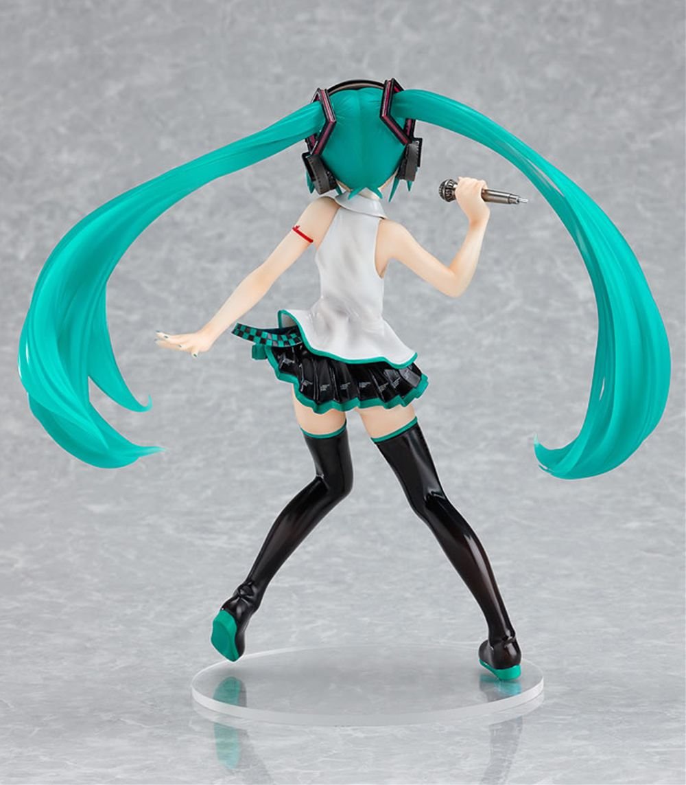 Amazon.co.jp: 初音ミク Lat式Ver. (1/8スケール PVC塗装済み完成品