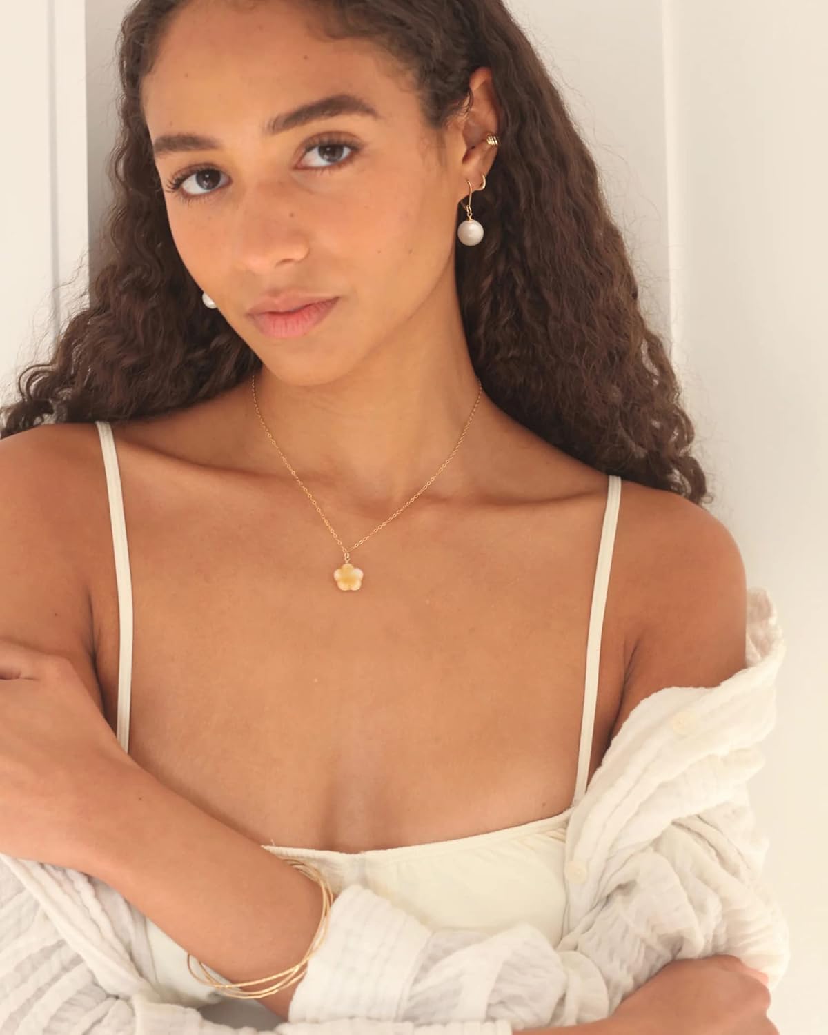 Handpicked White Pearl Earrings 18k Gold Plated Leverback Dangle Stud Pearl Earrings Jewelry for Women - Image 4