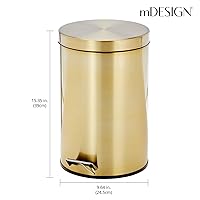 Vista 3 de mDesign Cubo de basura redondo de metal de 3.2 galones/12 litros, cubo de basura para cocina, baño, hogar, cubo extraíble con revestimiento - latón