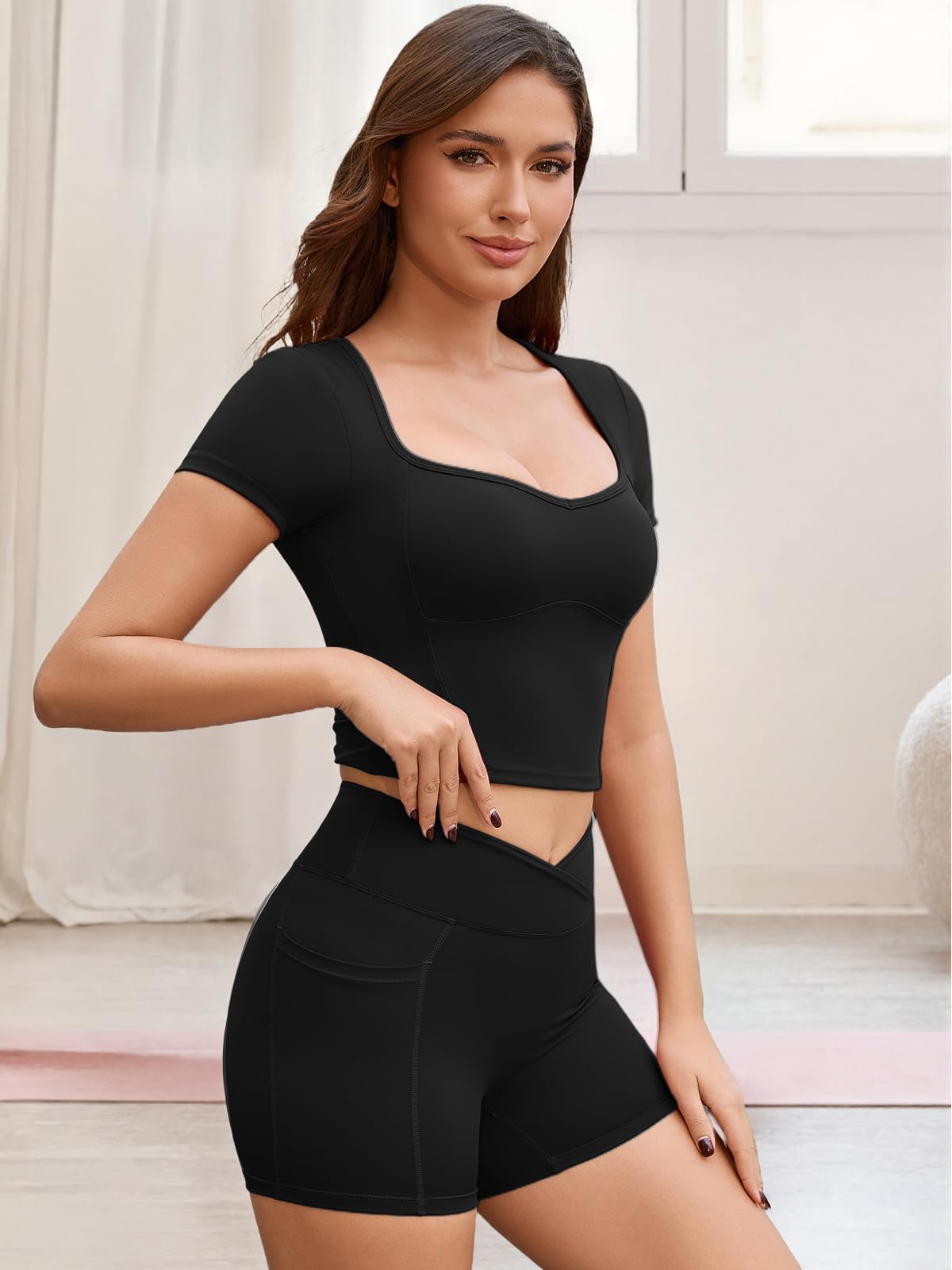 Ecupper Damen Yoga Workout 2-teiliges Set Kurzarm Sportanzug | Damen Workout 2-teiliges Set mit Herzausschnitt und Pads, mit Seitentaschen & gekreuztem Taillenbund, Fitness Outfit Gym Set