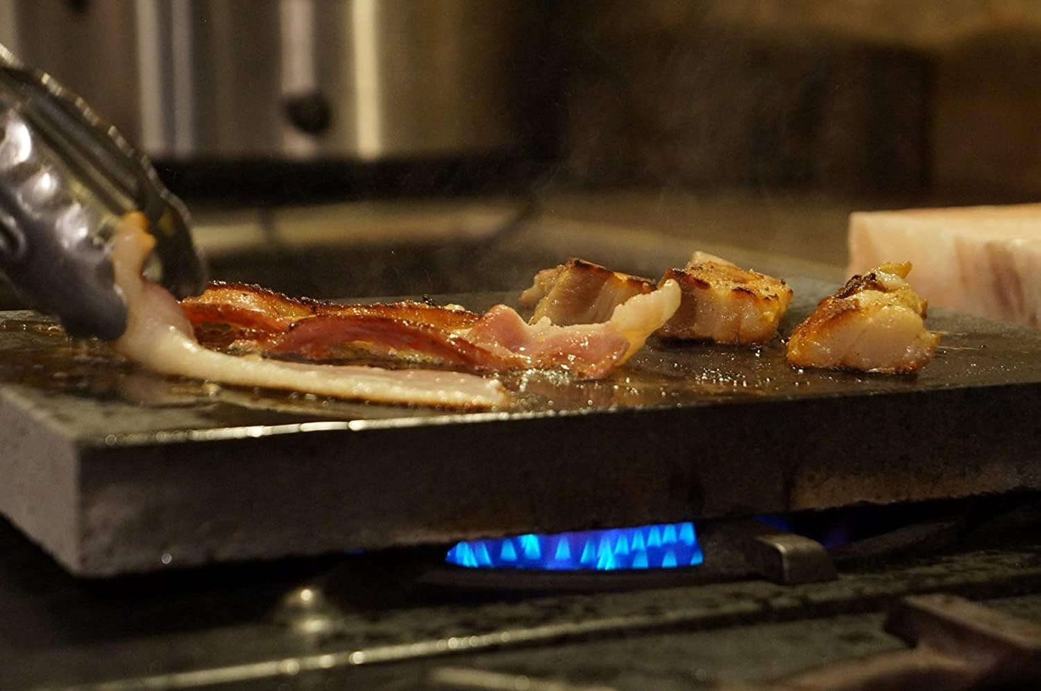 Azulejos de cocina de piedra volcánica, superficie plana sin ranuras, 8 x 8 pulgadas, pizza de piedra de lava para cocinar, carne, mariscos y verduras. Barbacoa de carne al aire libre. Red de barbacoa