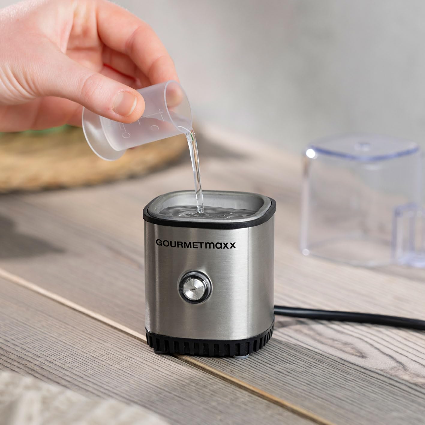 GOURMETmaxx Pratende eierkoker voor 6 eieren, design eierkoker met eierprikker, maatbeker en spraakuitvoer, 3 hardheidsgraden voor perfect gekookte eieren, eenvoudige reiniging en eenvoudige bediening GOURMETmaxx Pratende eierkoker voor 6 eieren, design eierkoker met eierprikker, maatbeker en spraakuitvoer, 3 hardheidsgraden voor perfect gekookte eieren, eenvoudige reiniging en eenvoudige bediening