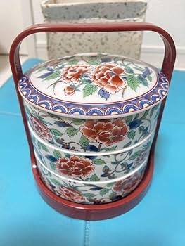 未使用　有田焼　ARITA 幸山窯　三段重　大輪牡丹　手提付き　持ち手付き 未使用 有田焼 ARITA 幸山窯 三段重 大輪牡丹 手提付き 持ち