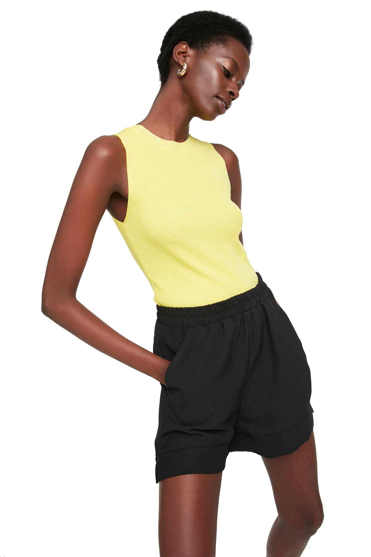 Trendyol Women's Yellow Slim Fit Bodycon Crew Neck Knitwear Blouse