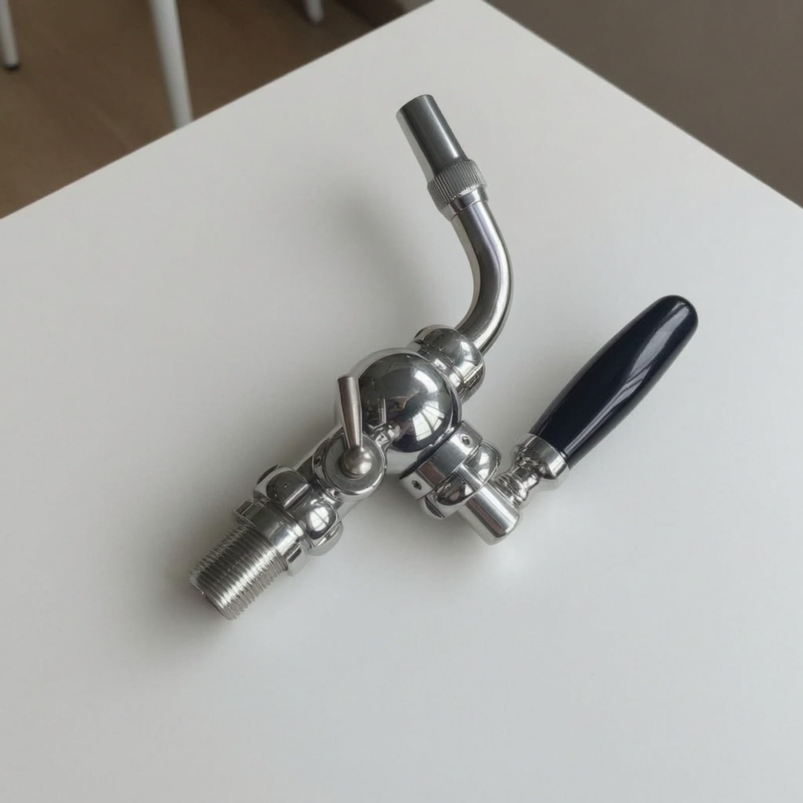 Qianly Grifo Dispensador Cerveza Acero Inoxidable Grifo Cerveza con Palancas Control Manual Compatibilidad Universal para Cervecerías, Plata, Asa Plástico