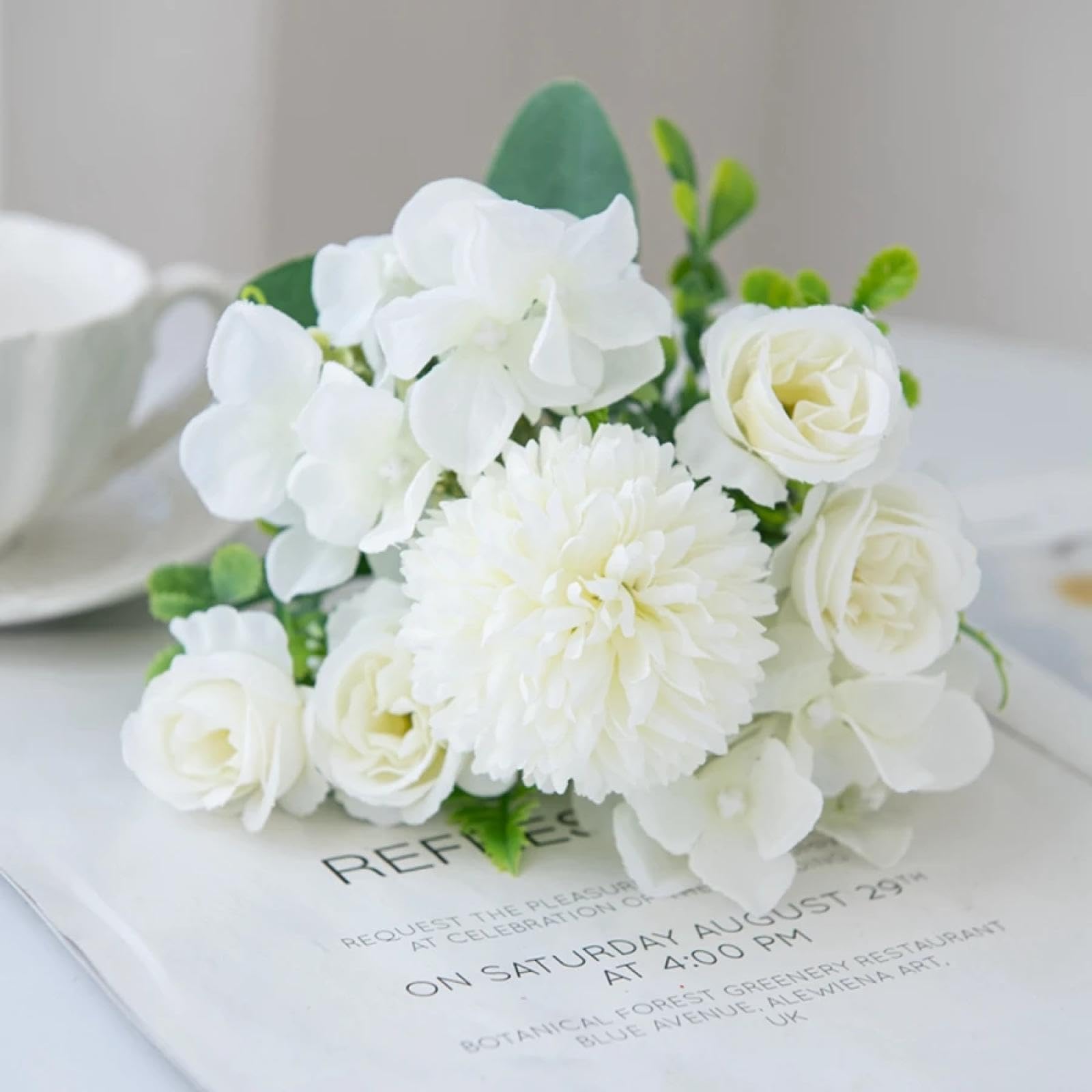 Roses artificielles en soie blanches et chrysanthèmes pour guirlande et festival