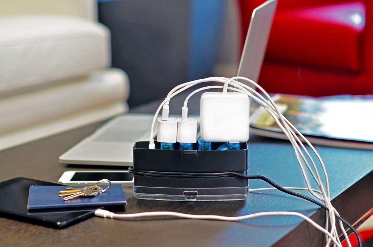 Plug Genie International Travel Adapter and Power Strip Set, Blue