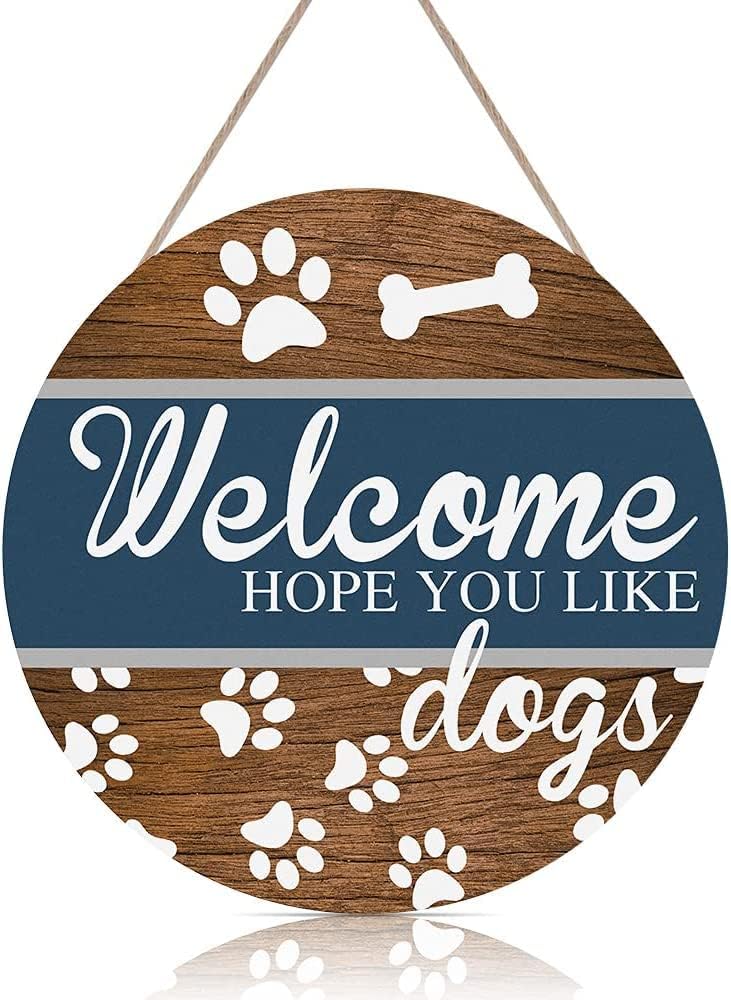 Welcome Sign for Dog Lovers - Rustic Wooden Door Hanging Sign, "Hope You Like Dogs" Decorative Round Plaque with Paw Prints, Perfect for Home, Front Porch, or Dog Owners' Gift