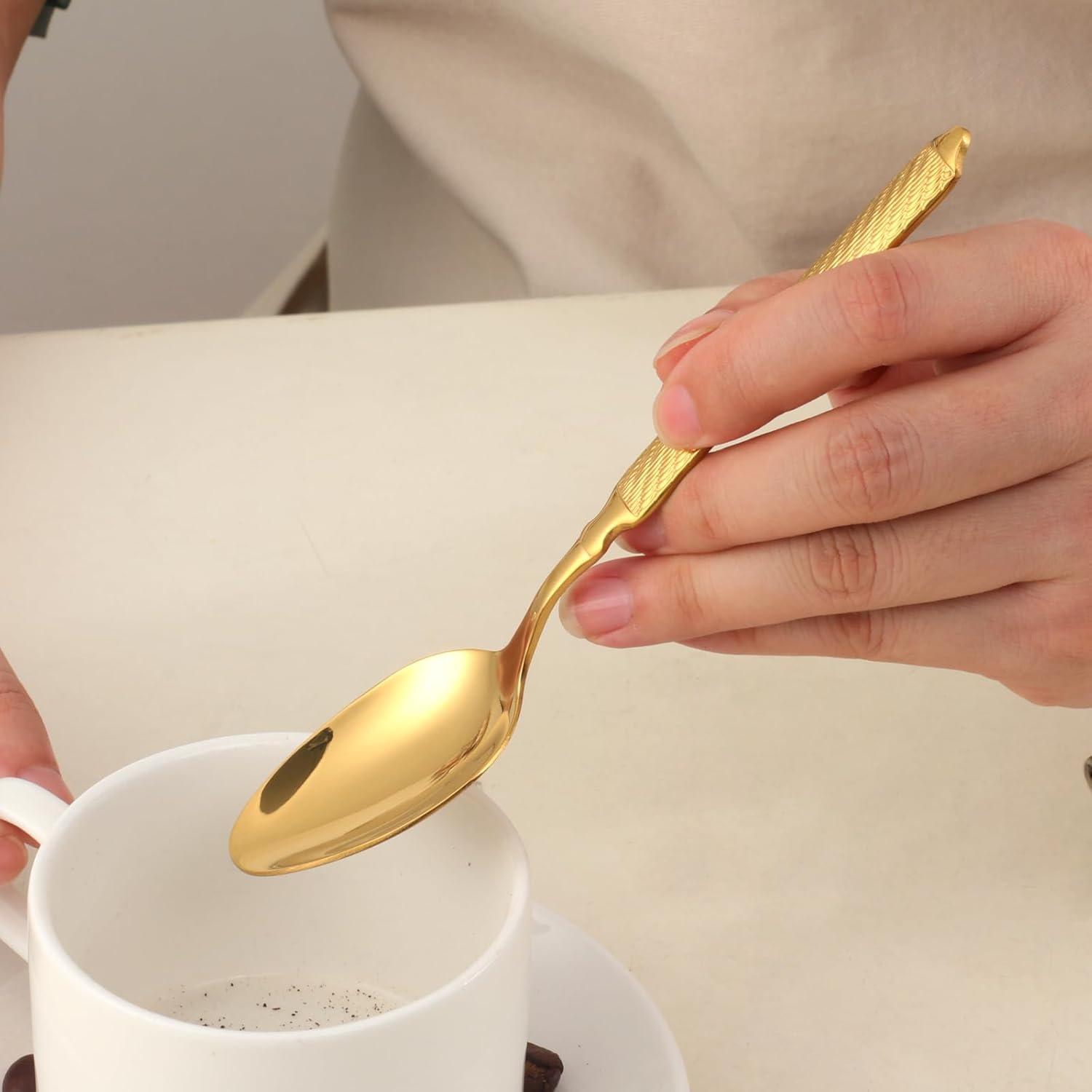 Buyer Star Stainless Steel Gold Silverware Set, 20 Piece Utensil Cutlery Set, Include Knife Fork Spoon Set for 4 with Mirror Polished and Dishwasher Safe, Suitable for Home and Restaurant