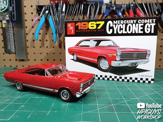 AMT 1967 Mercury Cyclone GT 1:25 Scale Model Kit