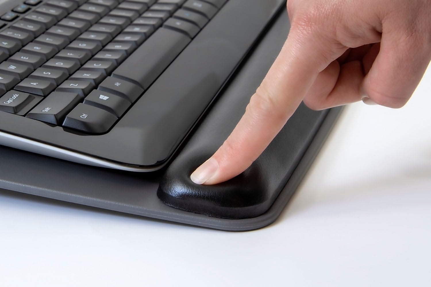3M WR420LE Gel Wrist Rest Keyboard Platform, 19.5 x 10.5 Inch, Black Leatherette