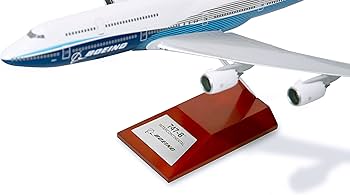 【限定・正規品】Boeing Unified 747-8 1:200 Amazon.com: 1 : Toys & Games